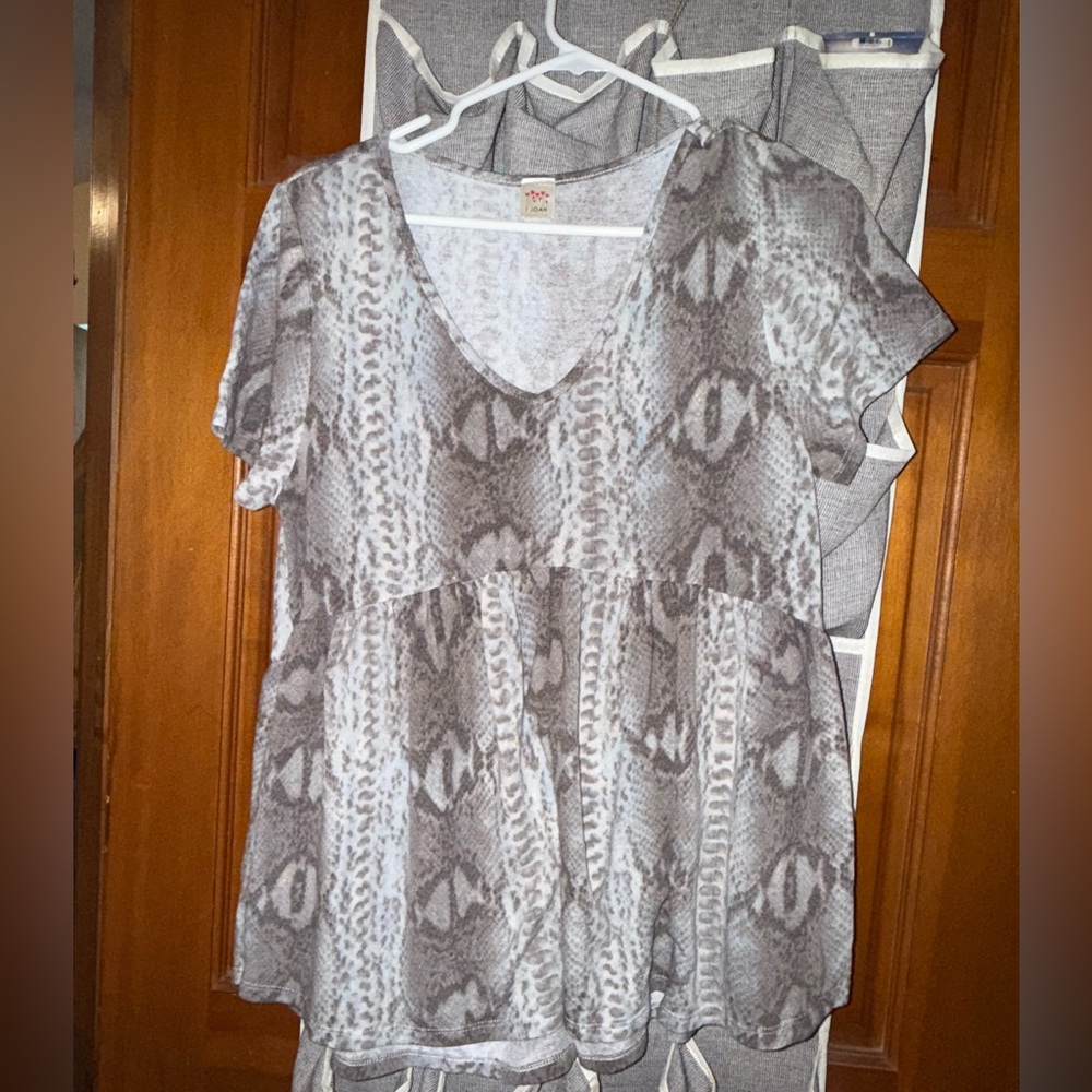 Cute baby doll top size medium